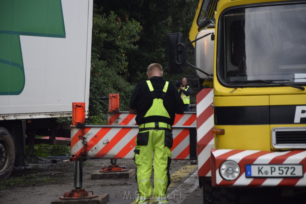 Schwerer VU A 3 Rich Oberhausen Hoehe AK Leverkusen P327.JPG - Miklos Laubert